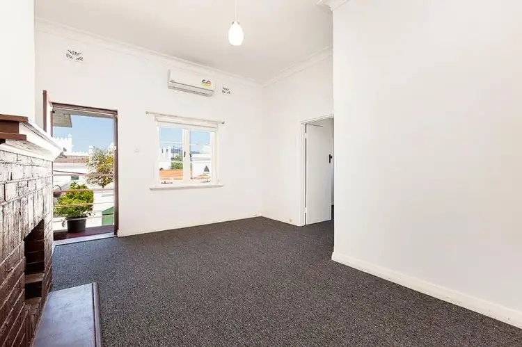 4/3 Brisbane Place