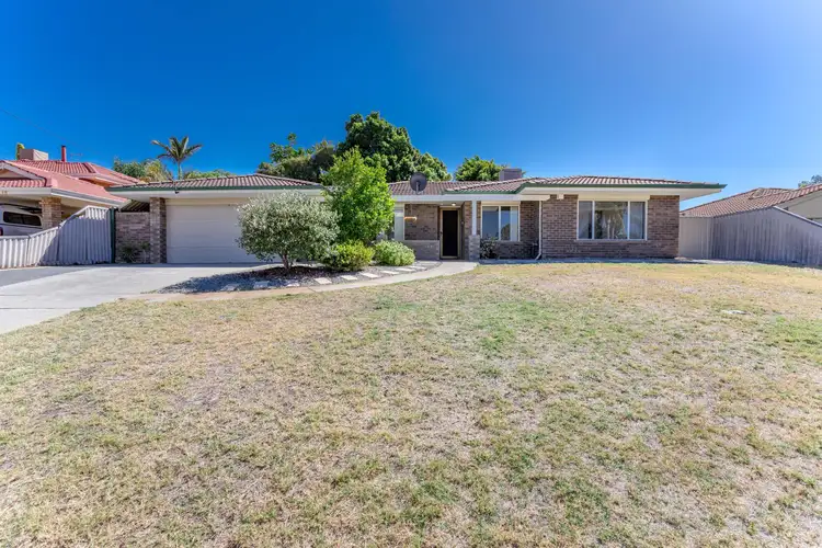 11 Maitland Place, Thornlie WA 6108