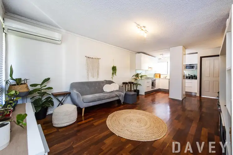 11/23 Beachton Street