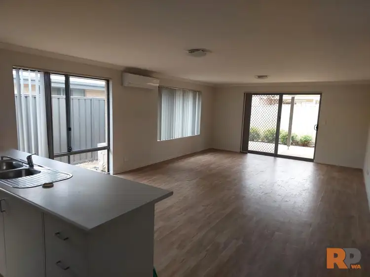 3/8 Locke Street