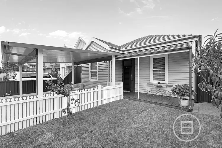 87 Stuart Street