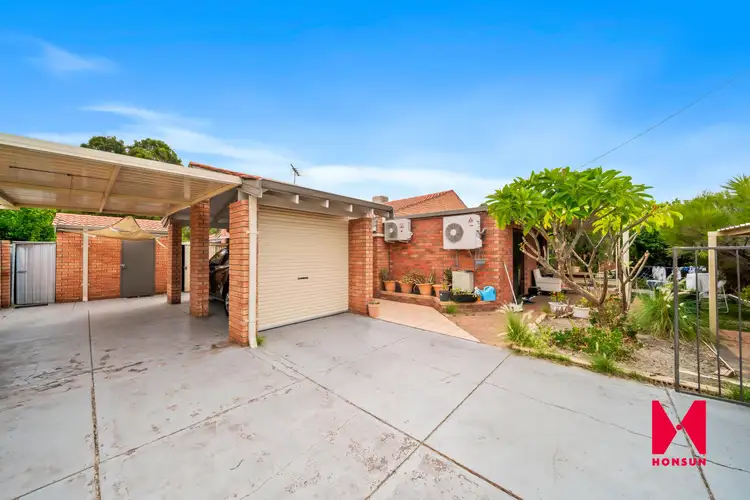 1/4 Chich Place, Cannington WA 6107