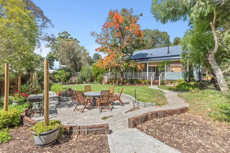 15 Hartung Street, Mundaring WA 6073