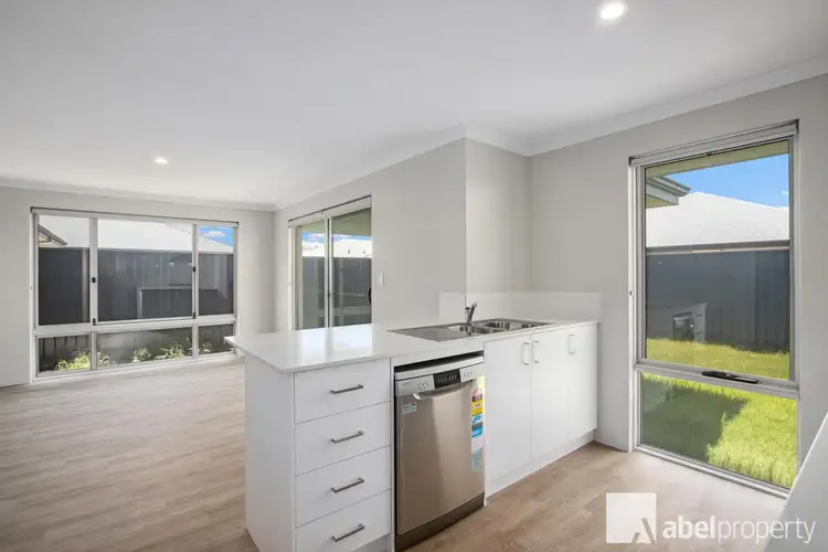 11 Willandra Rd