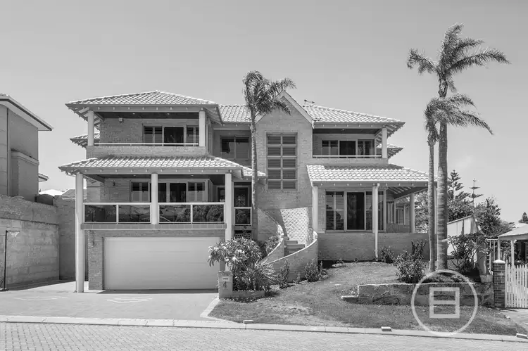 4 De Rouen Rise, Sorrento WA 6020
