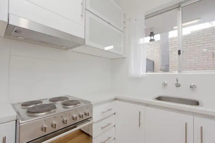 2/98 Tyler Street