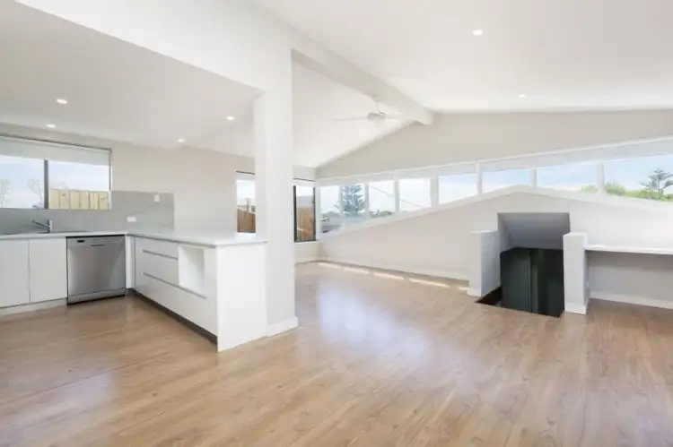 2 Barratt Street
