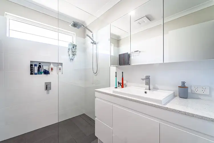 182 Currie Street, Warnbro WA 6169