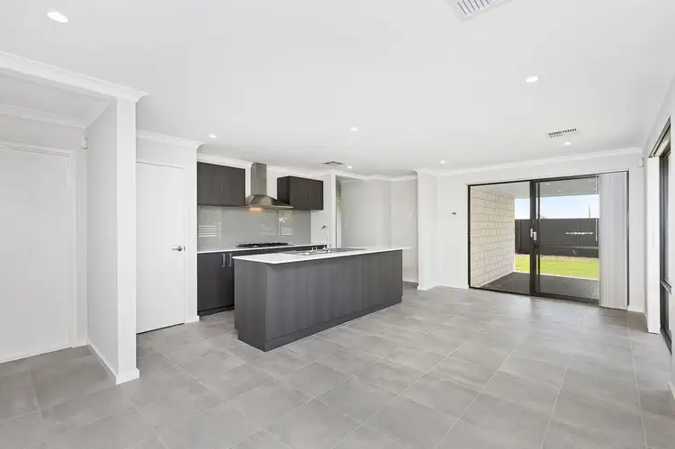 19 Tapin Street, Yanchep WA 6035