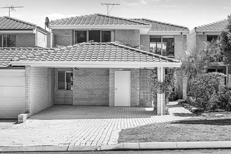 2/2 Albemarle Street, Scarborough WA 6019