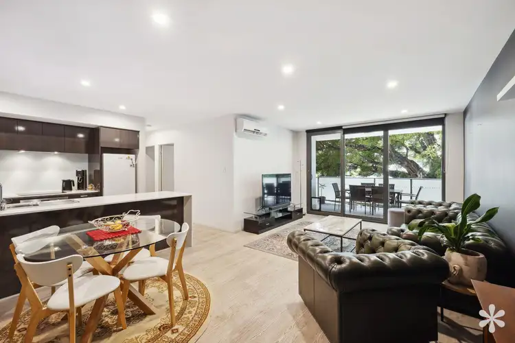 27/1 Rowe Avenue