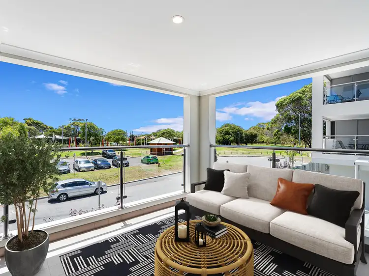 4/12 Westralia Gardens