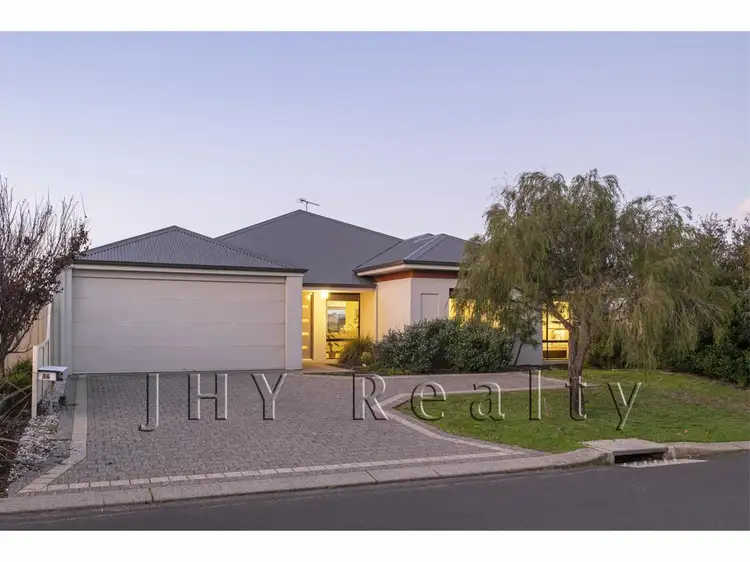 14 Birkdale Green