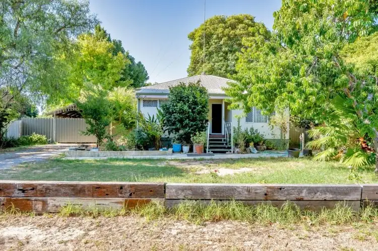 12 Green Street, Waroona WA 6215