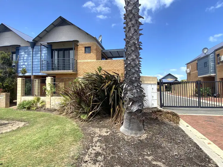 6/3 Sloan Street