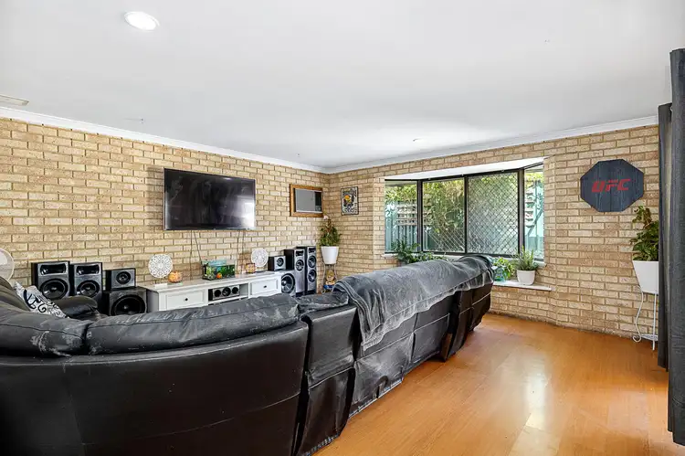 Second view of Homely house listing, 6 Coran Place, Camillo WA 6111