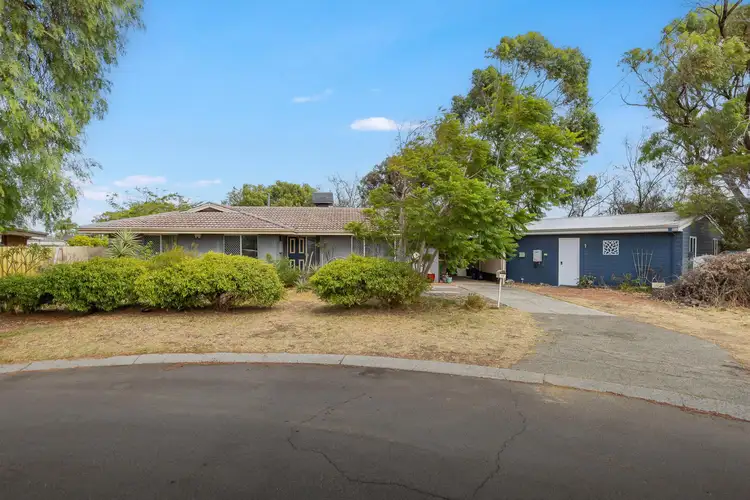 13 Peron Close