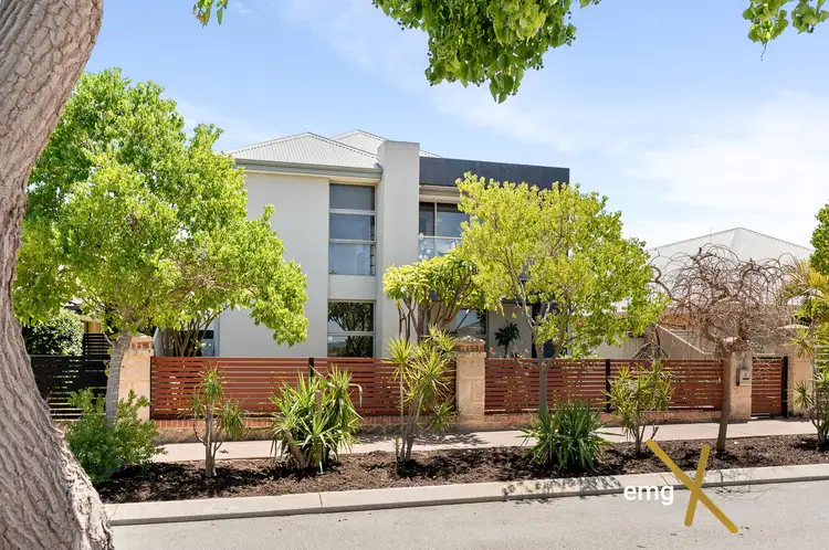 12 Spurwing Way, South Guildford WA 6055