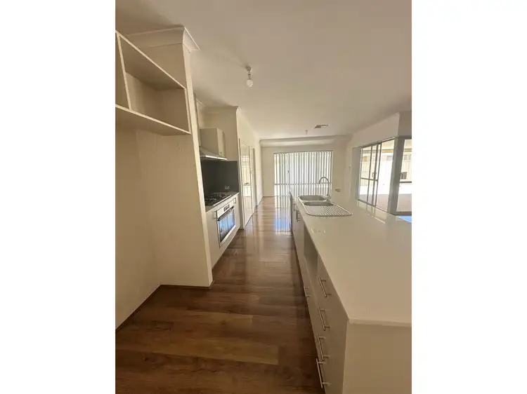 60 Malata Ridge, Lakelands WA 6180