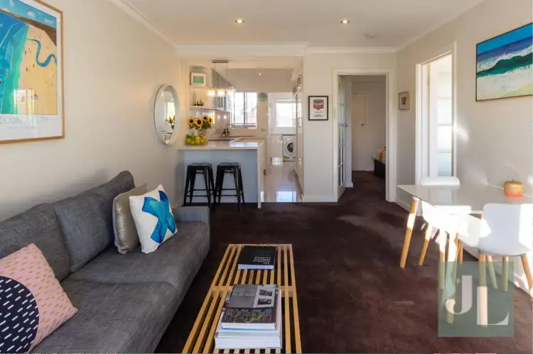8/20 Shenton Road