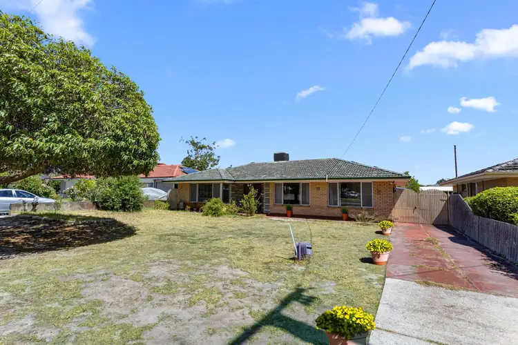 11 Sandon Road, Thornlie WA 6108