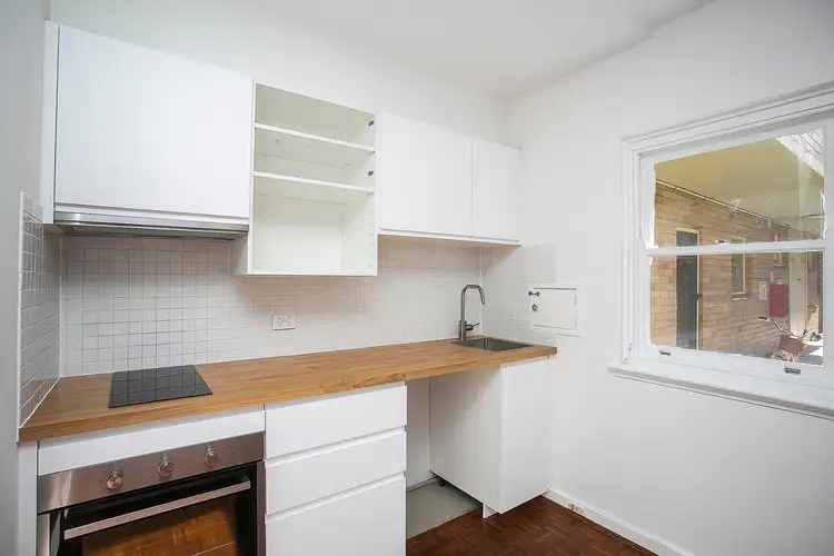 2/15 The Avenue, Crawley WA 6009