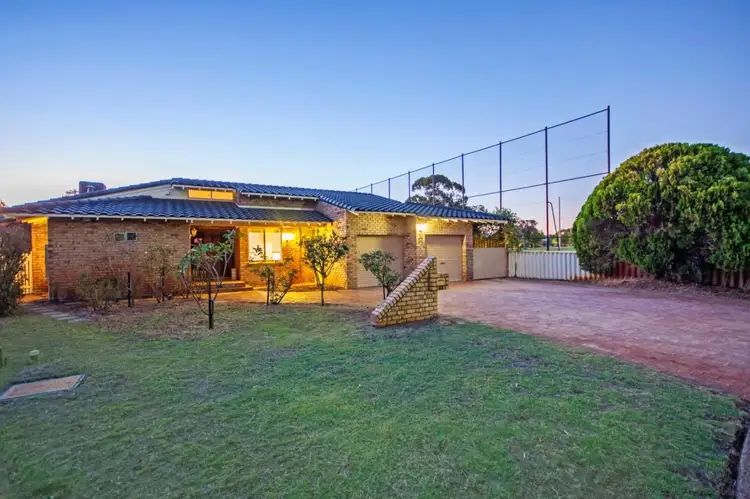 17 Dungarvan Court, Waterford WA 6152