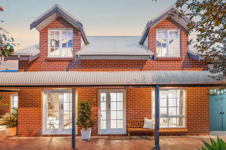 2/150 Clifton Crescent, Inglewood WA 6052