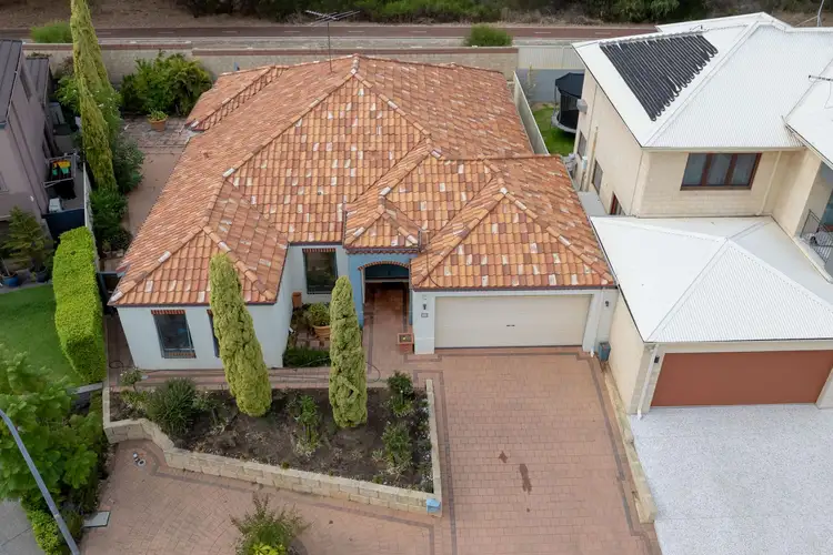 Second view of Homely house listing, 14 Avalon Rise, Carine WA 6020