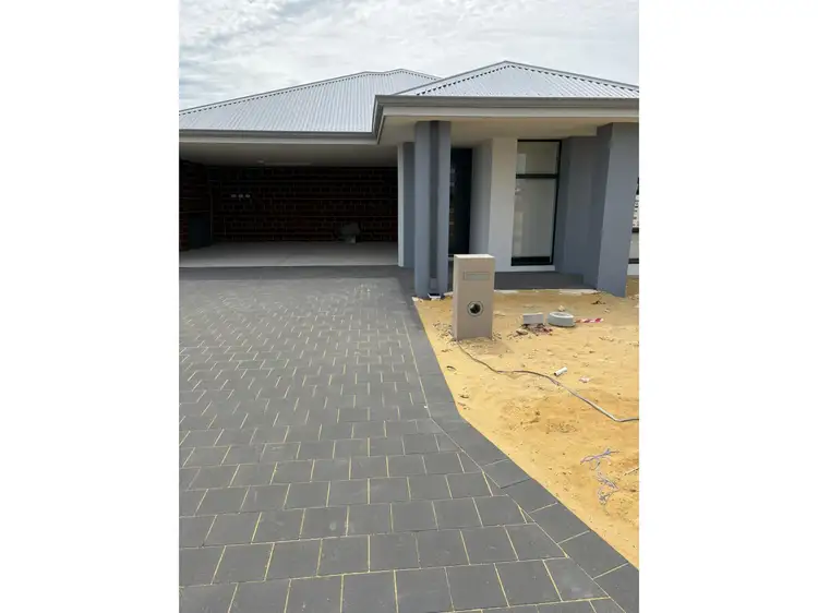 25 Somerset Way, Lakelands WA 6180