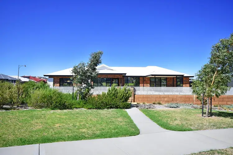 15 Laceflower Street, Bullsbrook WA 6084