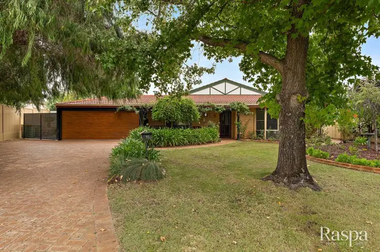 17 Hamlet Court