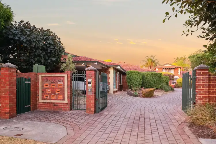 3/8 Hubert Road