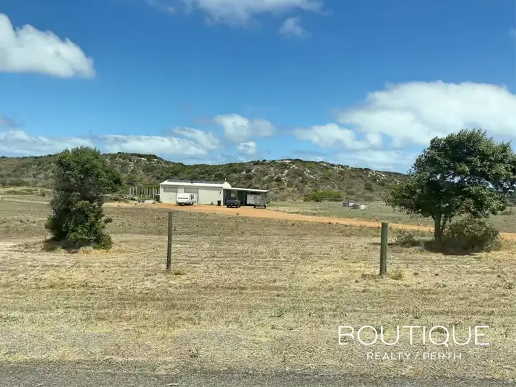 25 African Reef Boulevard, Greenough WA 6532