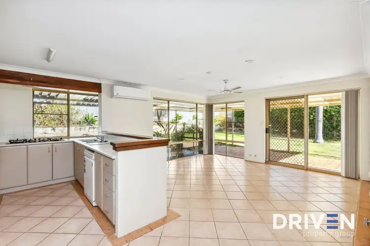 3 Parkland Close