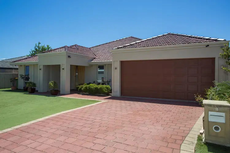 8 Levis Dr, Canning Vale WA 6155