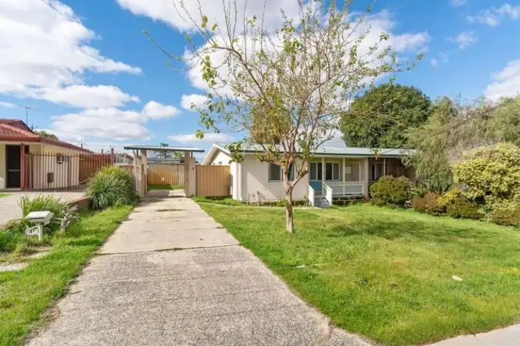 4A Hatfield Way, Girrawheen WA 6064