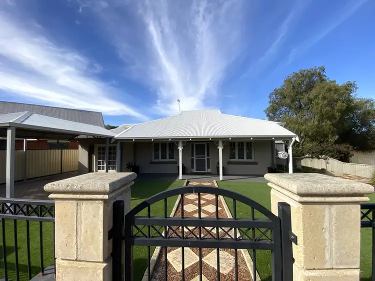 3 Beaufort  Street