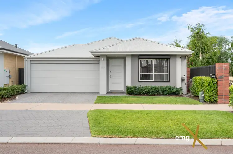 117 Serpentine Drive, South Guildford WA 6055