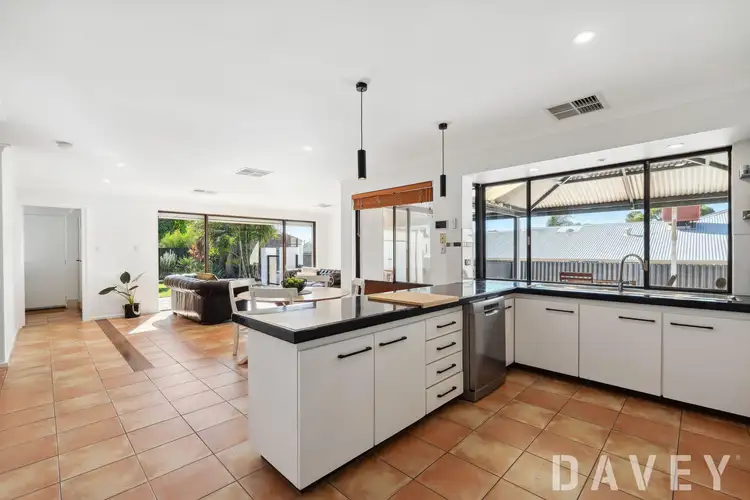 32 Castlefern Way, Duncraig WA 6023