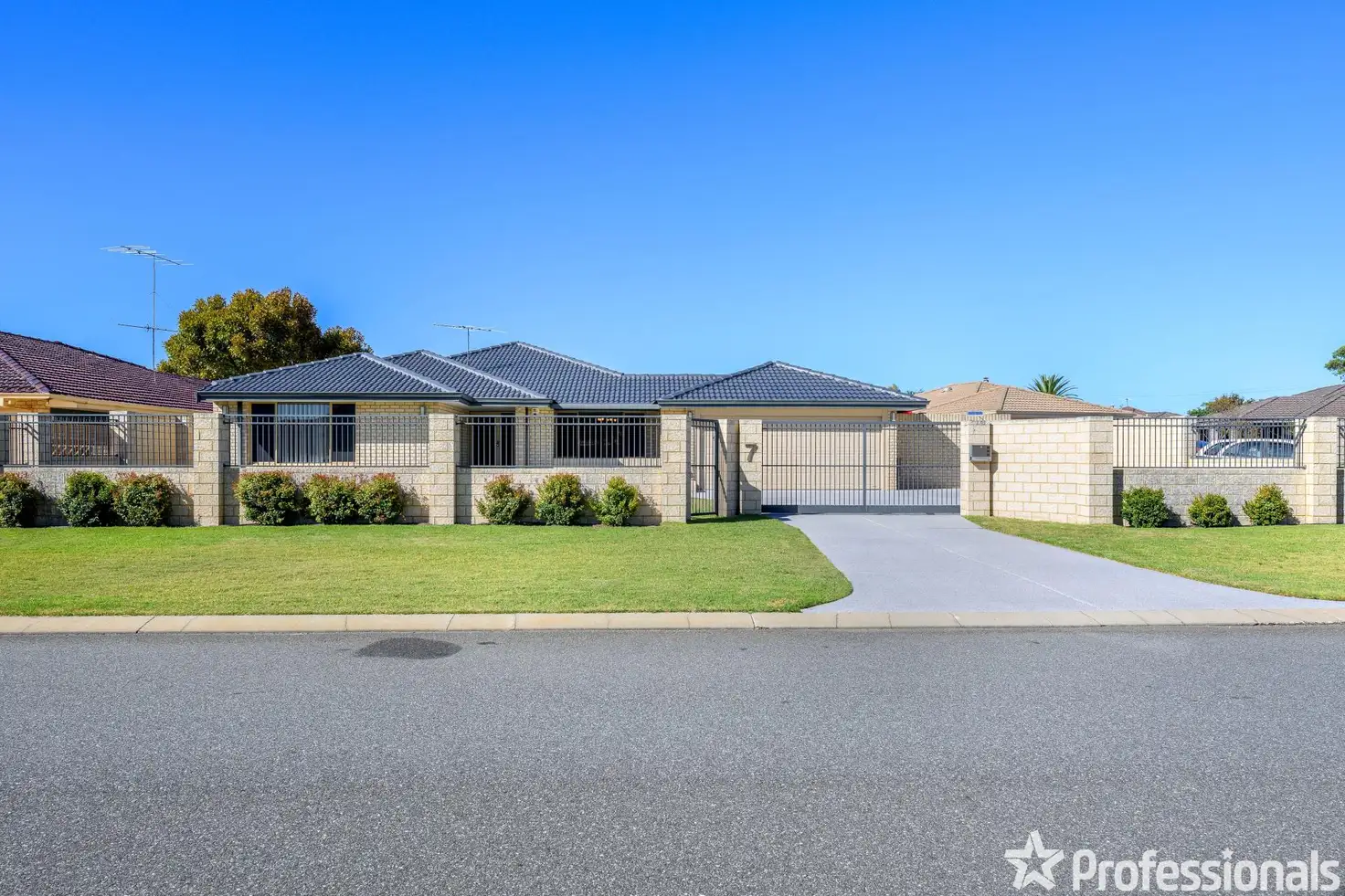 Main view of Homely house listing, 7 Frigate Close, Waikiki WA 6169