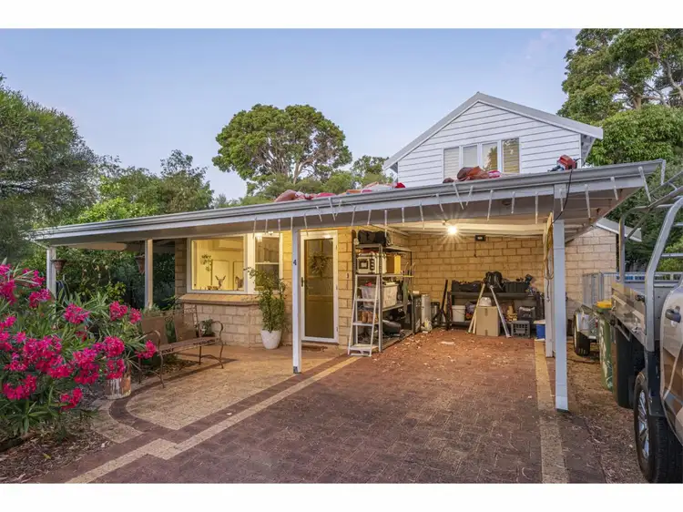 4 Oceanbrook Close