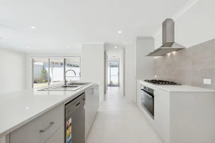 13 Raffles Way, Golden Bay WA 6174