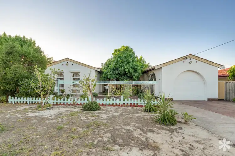 15 Pembury Road, Thornlie WA 6108