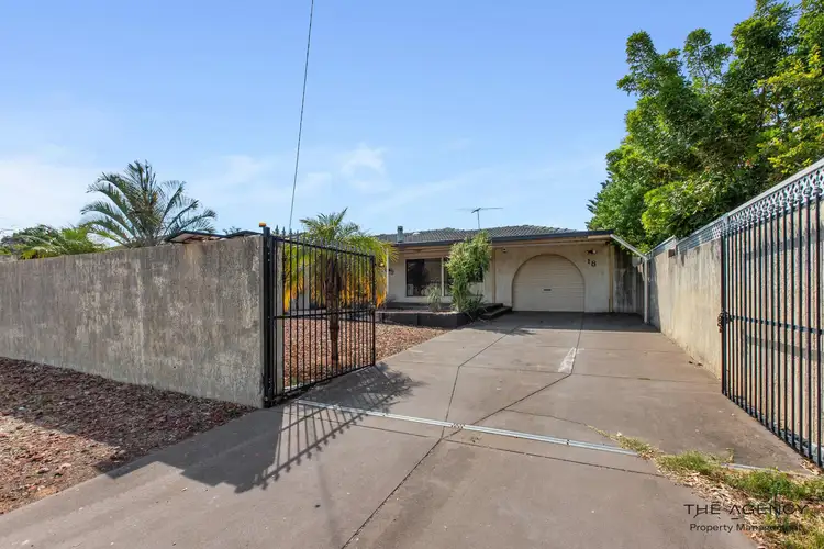 18 Clark Way, Orelia WA 6167