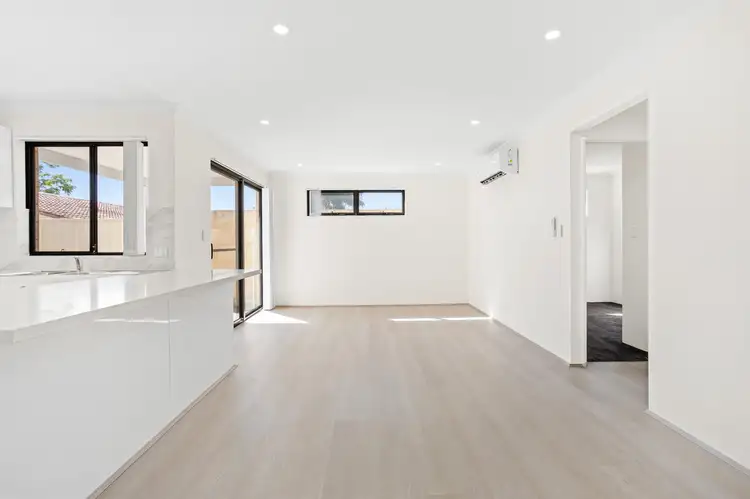 8/31 Serls Street, Armadale WA 6112
