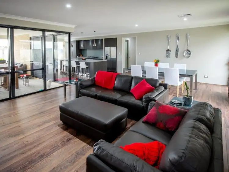 Second view of Homely house listing, 6 Soundview Rise, Yangebup WA 6164