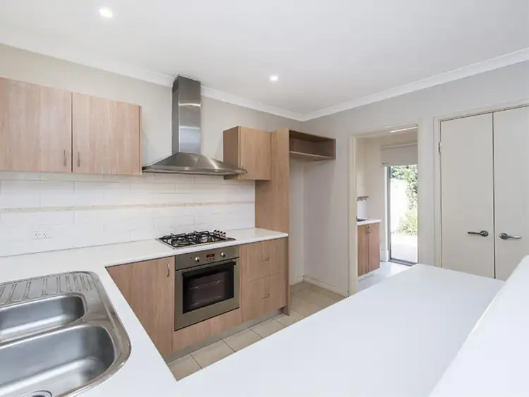 6 Mallee Close, Wannanup WA 6210