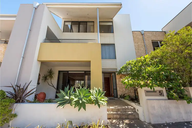 5 Bernier Rise, North Coogee WA 6163