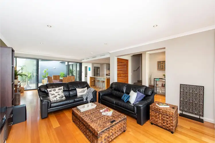 Fourth view of Homely house listing, 5 Bernier Rise, North Coogee WA 6163